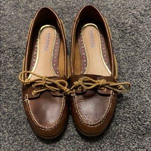 Women’s sperry boat shoes size 7.5
